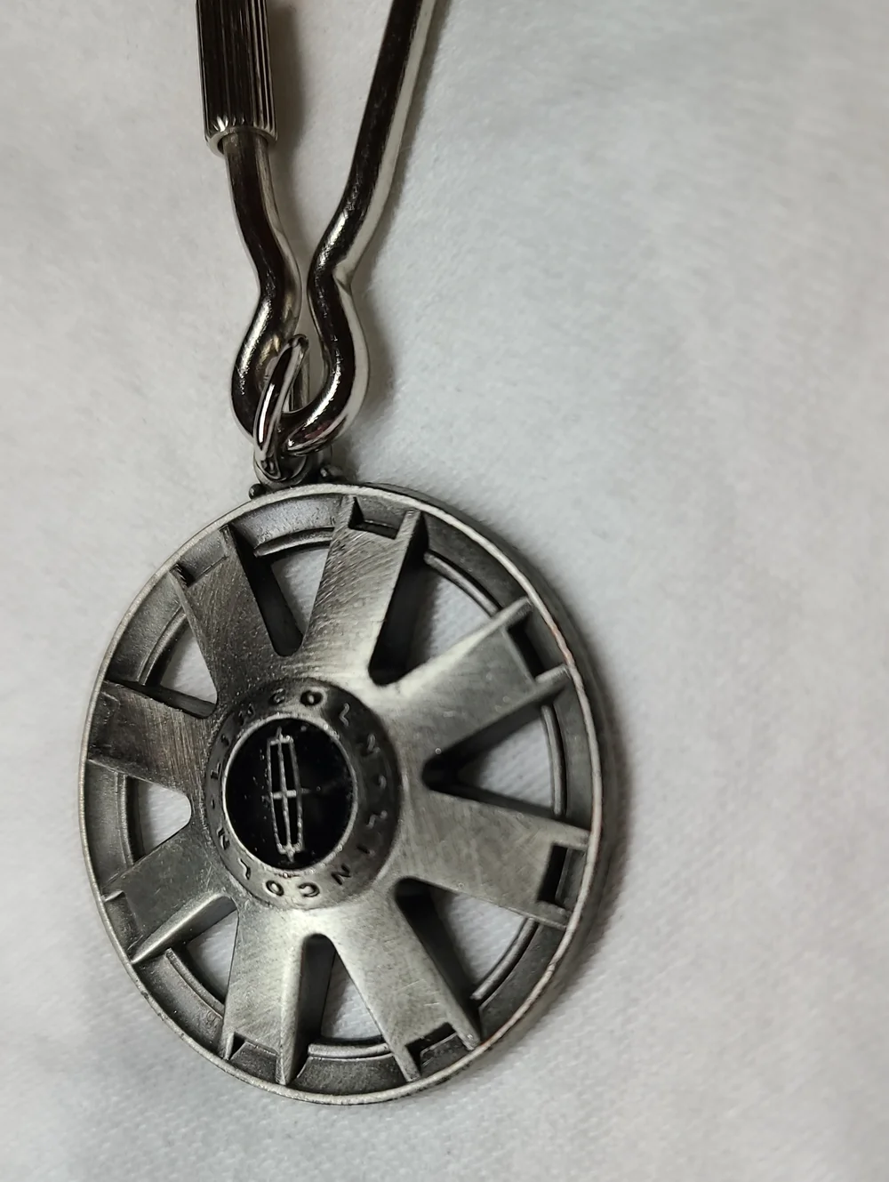 Lincoln Car Wheel Keychain